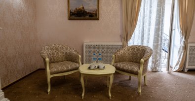 Улучшенный однокомнатный двухместный номер с двуспальной кроватью