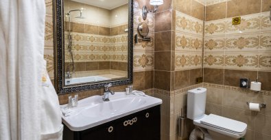 Улучшенный однокомнатный двухместный номер с двуспальной кроватью